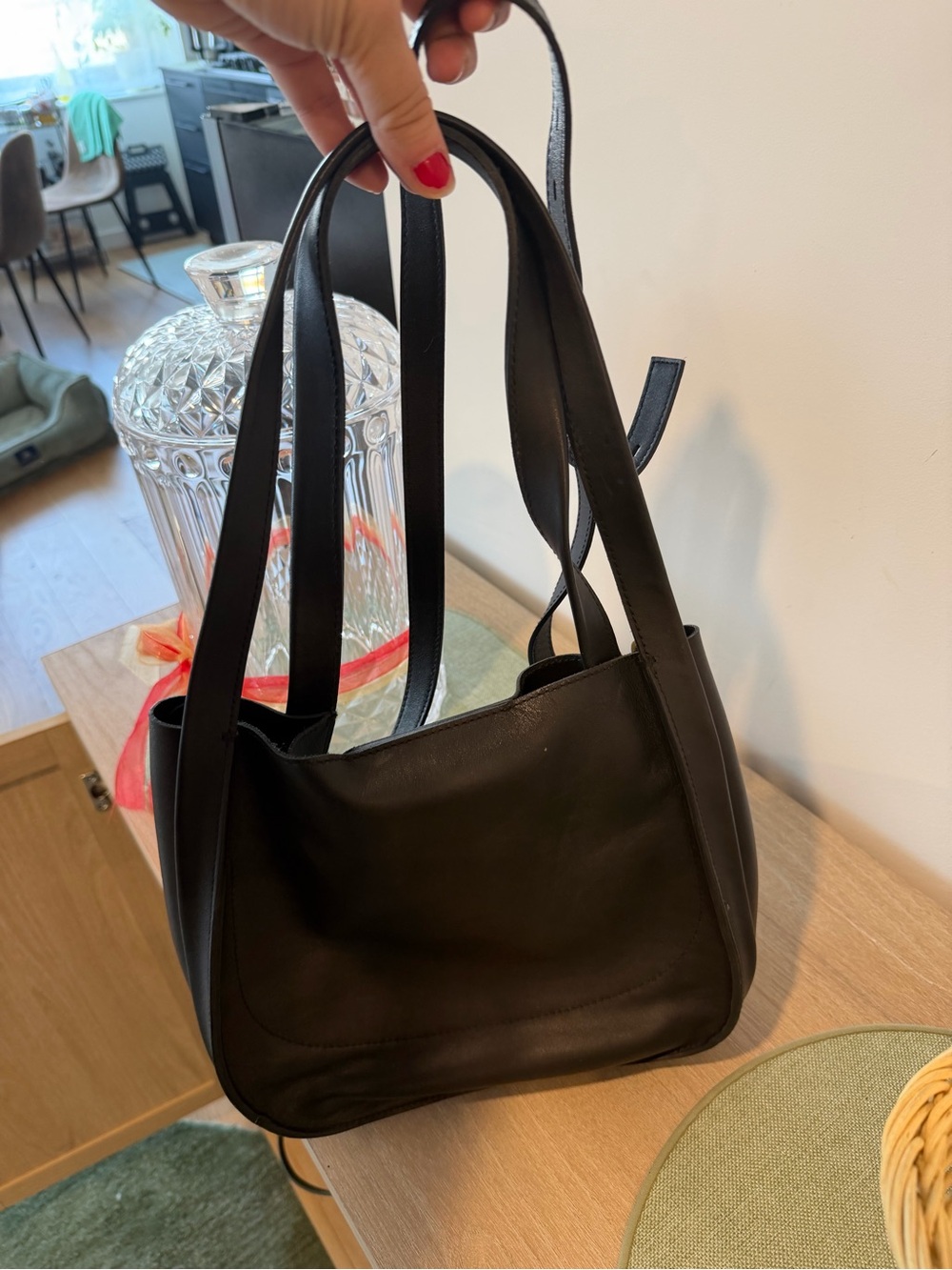 Classic Black Leather Shoulder Bag - Timeless Women's Tote